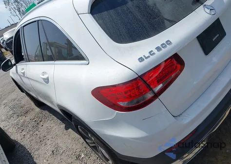 2018 Mercedes-Benz Glc 300 z USA, uszkodzony, nr VIN WDC0G4JB0JV019651